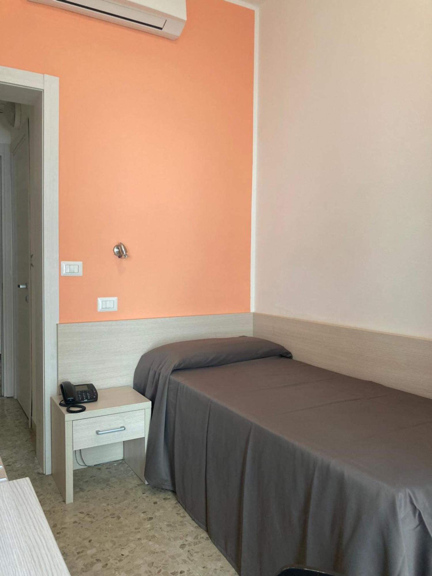 Hotel Villa Trieste Sirmione Camera foto