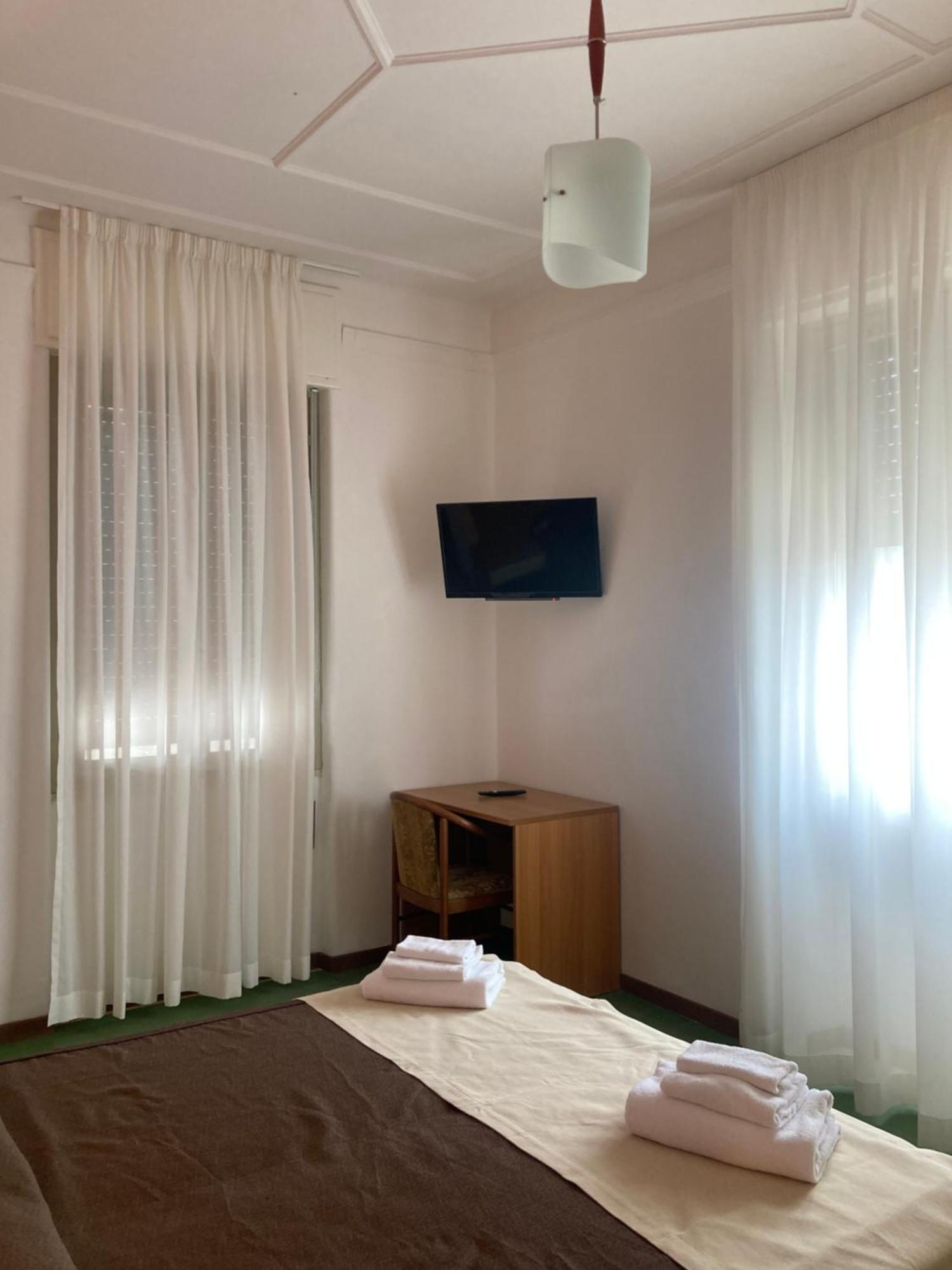 Hotel Villa Trieste Sirmione Camera foto